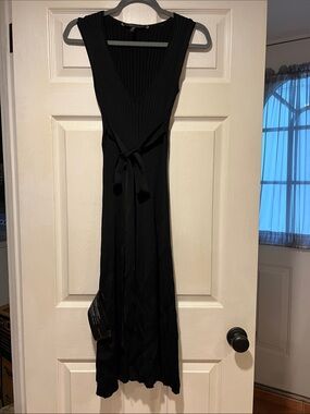 NWT BCBGMAXAZRIA Sleeveless Black V-Neck Knit Maxi Dress Waist Tie XS
